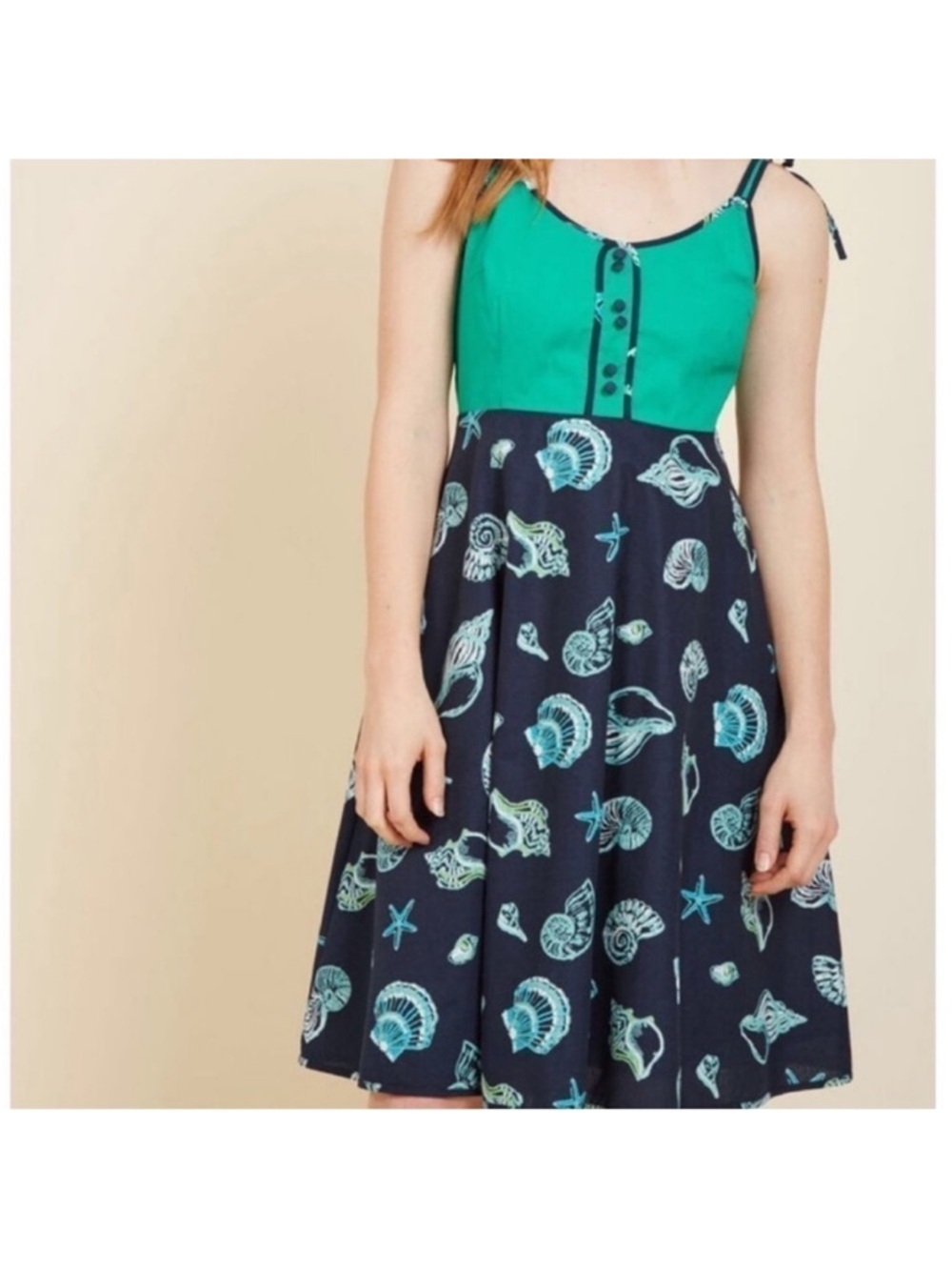 ModCloth โWaving At The Waterfrontโโ Seashell Dress | Size M